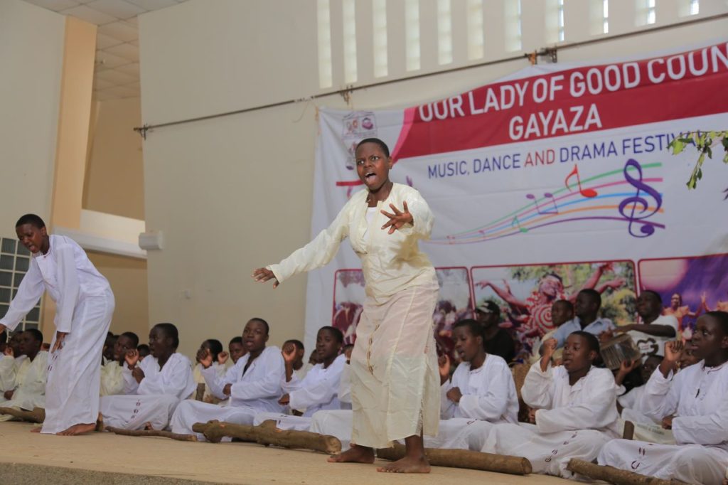 Soloist leading group at MDD Festival